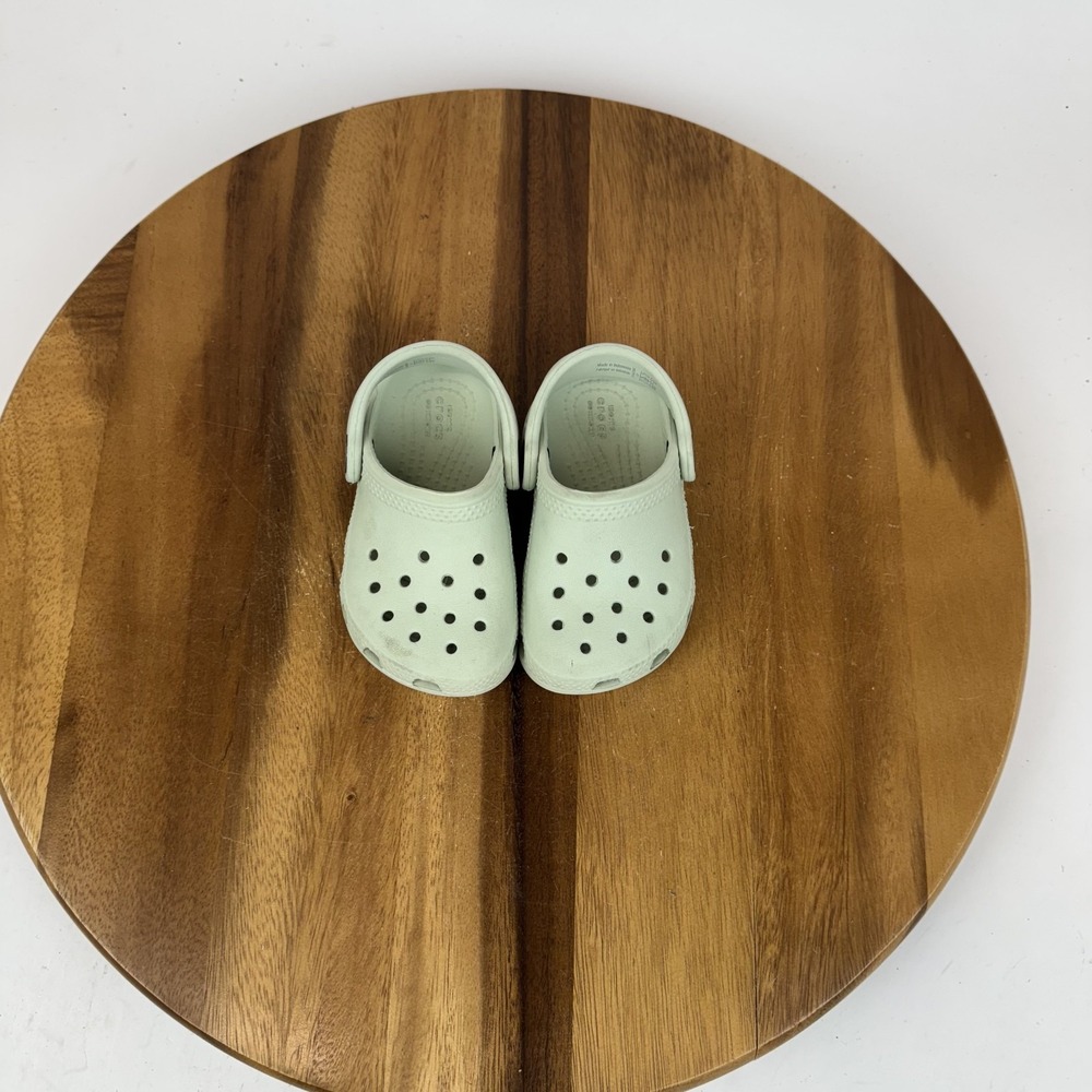 Little Kids Crocs Classic Pale Green Casual Slingback Clogs Sandals Size 5 C GUC